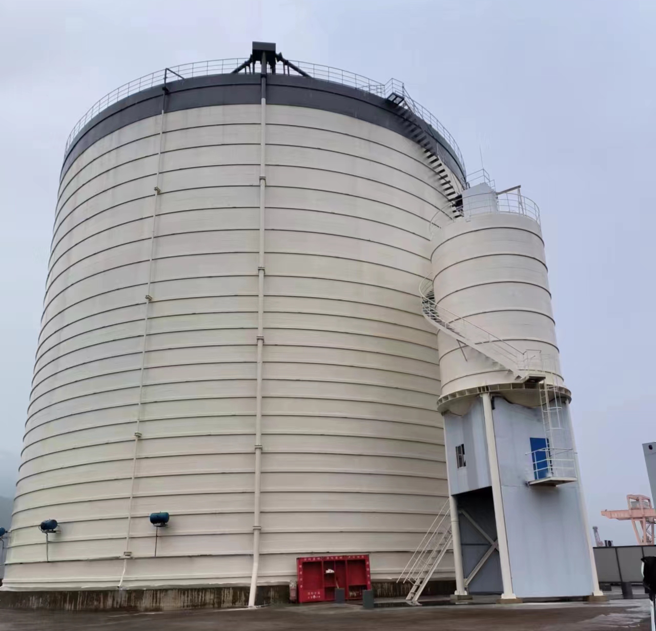 和舍镇10万吨水泥钢板库